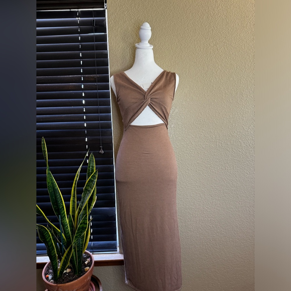 Bodycon dress with front t